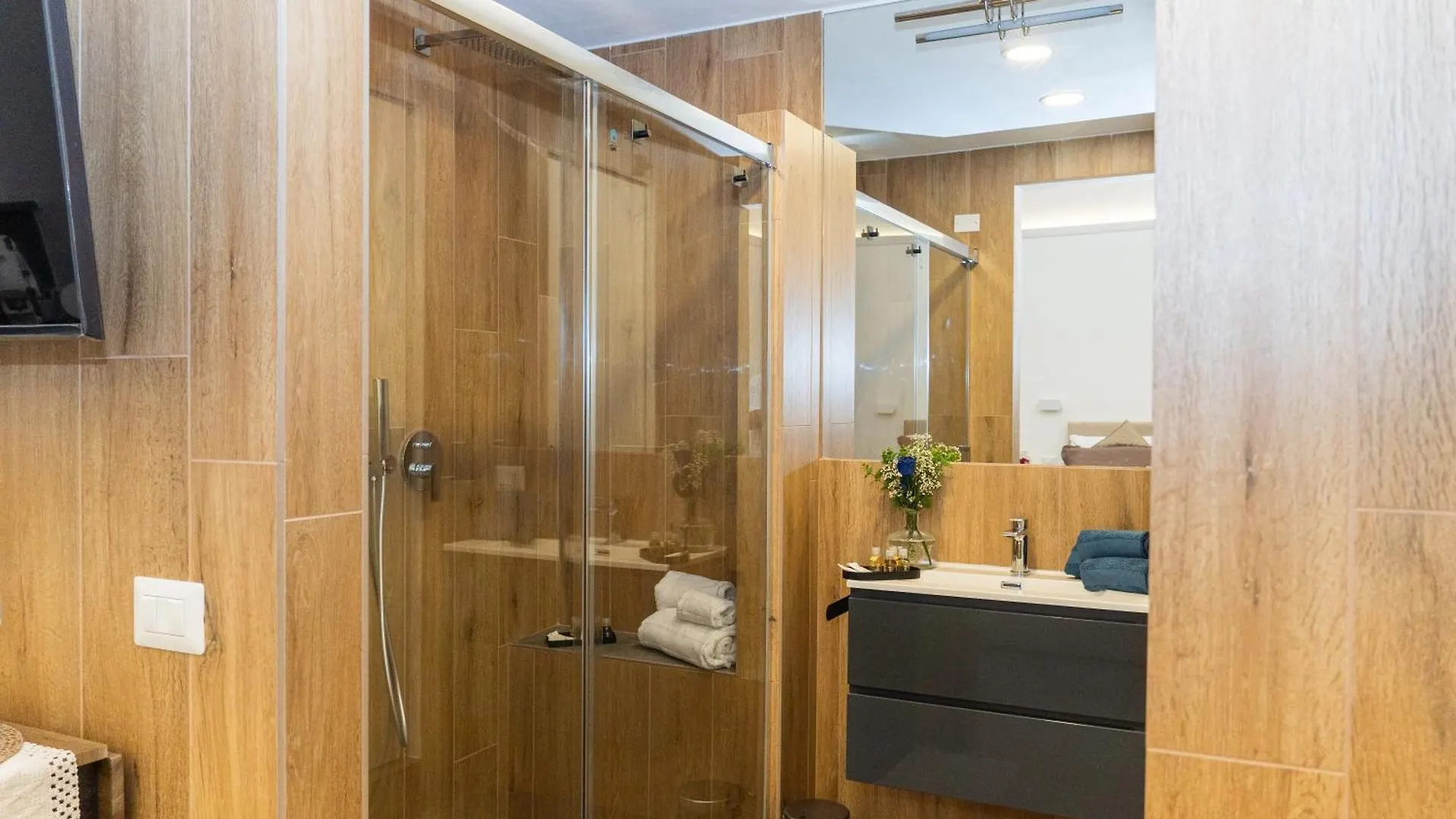 Don Lope Suite-Piazza Del Plebiscito Napels Appartement