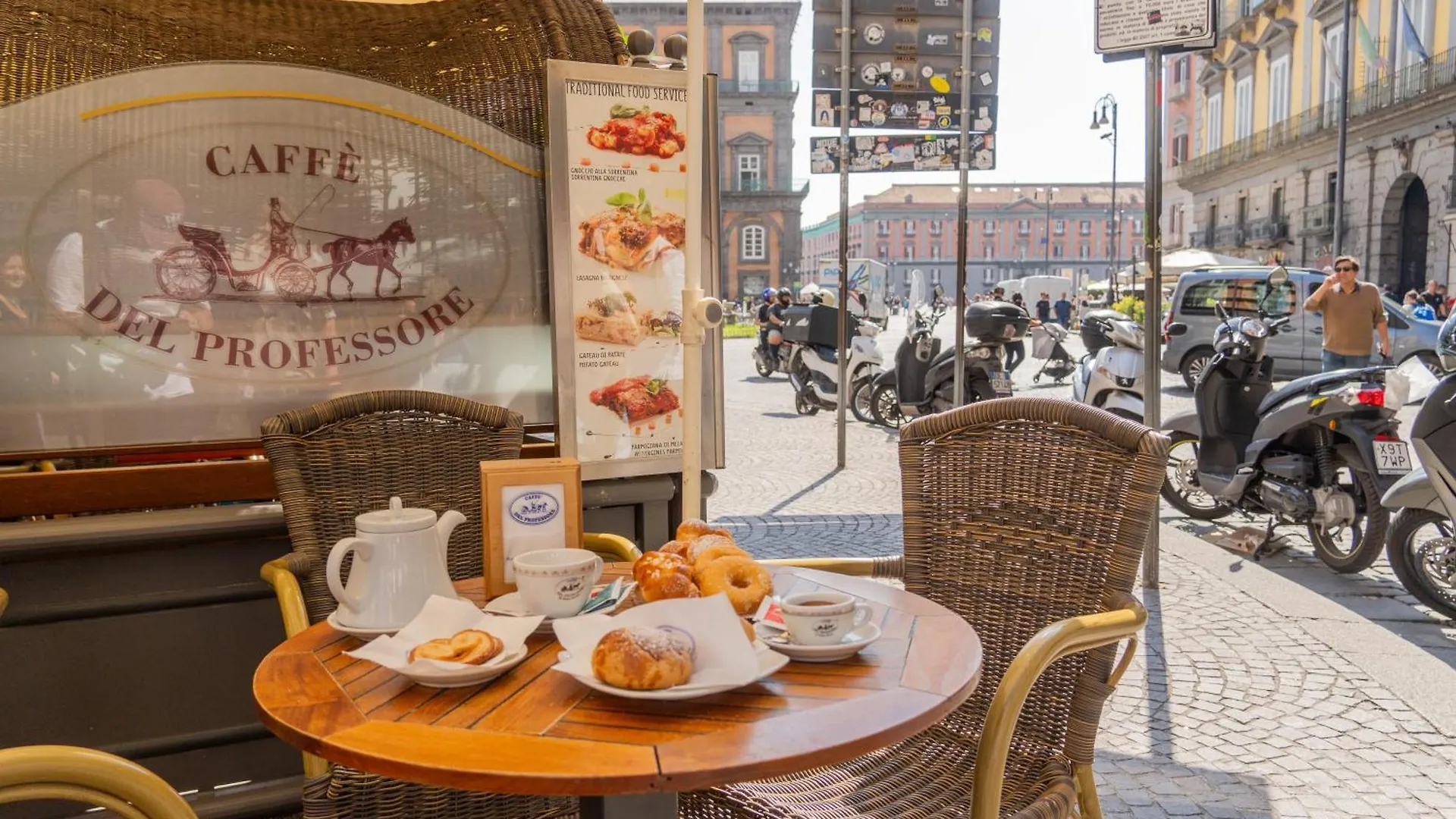 Apartment Don Lope Suite-Piazza Del Plebiscito Naples Italy