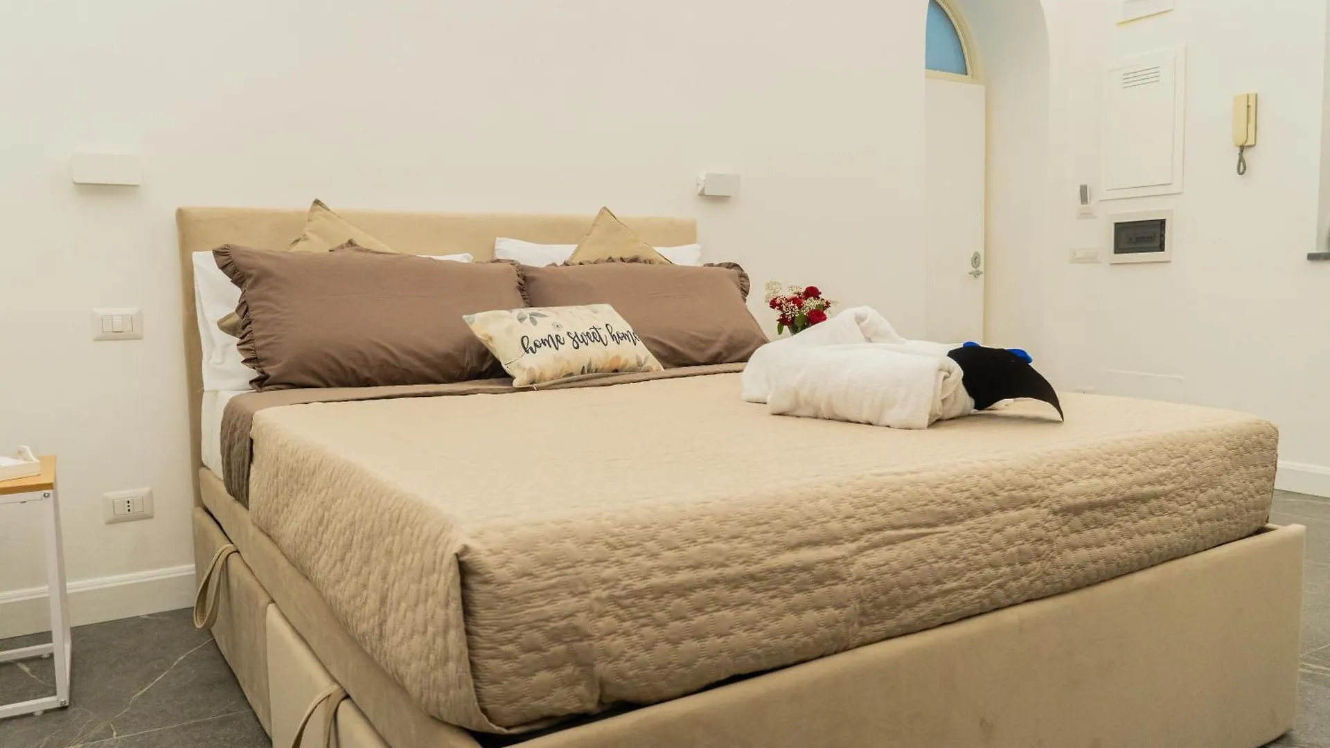 Appartement Don Lope Suite-Piazza Del Plebiscito Napels