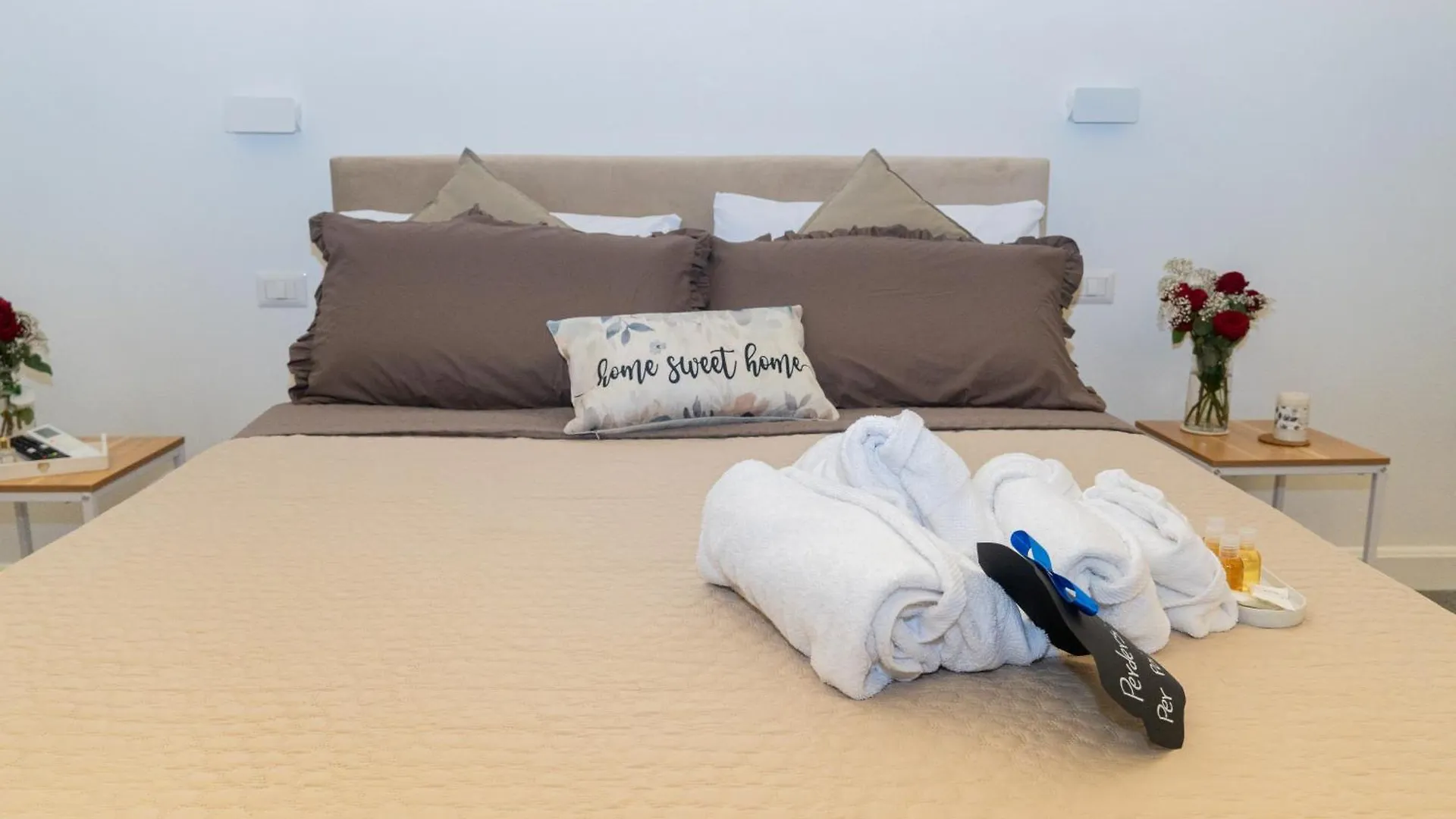 Apartment Don Lope Suite-Piazza Del Plebiscito Naples Italy